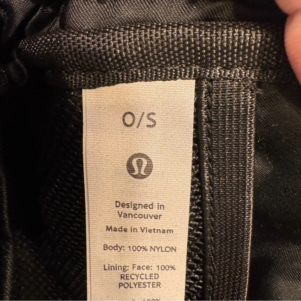 NEW LULULEMON Everywhere Belt Bag Black NWT Black & White Adjustable Strap